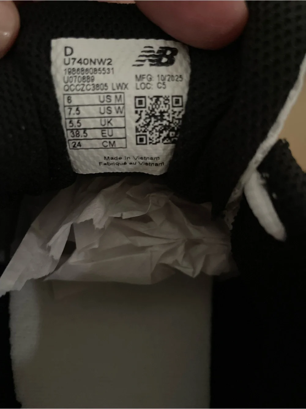 NWT New Balance 740 Women's Athletic Sneakers in Silver and White